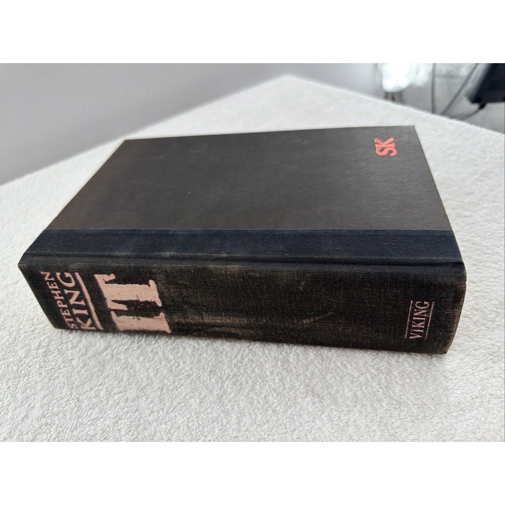IT by Stephen King 1986 1st Edition & Print Hardcover No Dust Jacket
